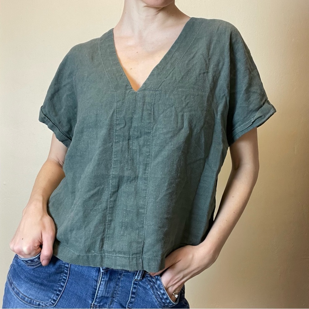 EUC Universal Thread Green Linen blend shirt